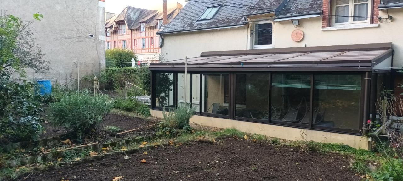 Le Gite Au Pied Du Chateau De Chaumont Extérieur photo